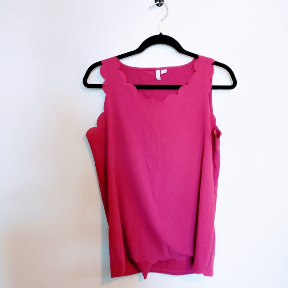 Elle pink tank top blouse with scallop detail size small